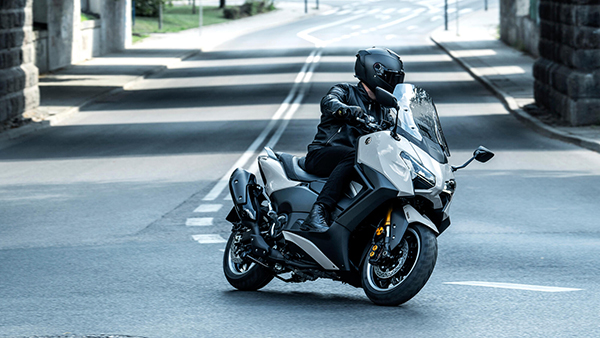 yamaha tmax tech max